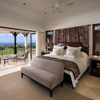 Villa for Sale Overlooking Golf Course