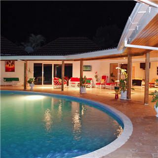 Magnificent Villa for Sale, Runaway Bay